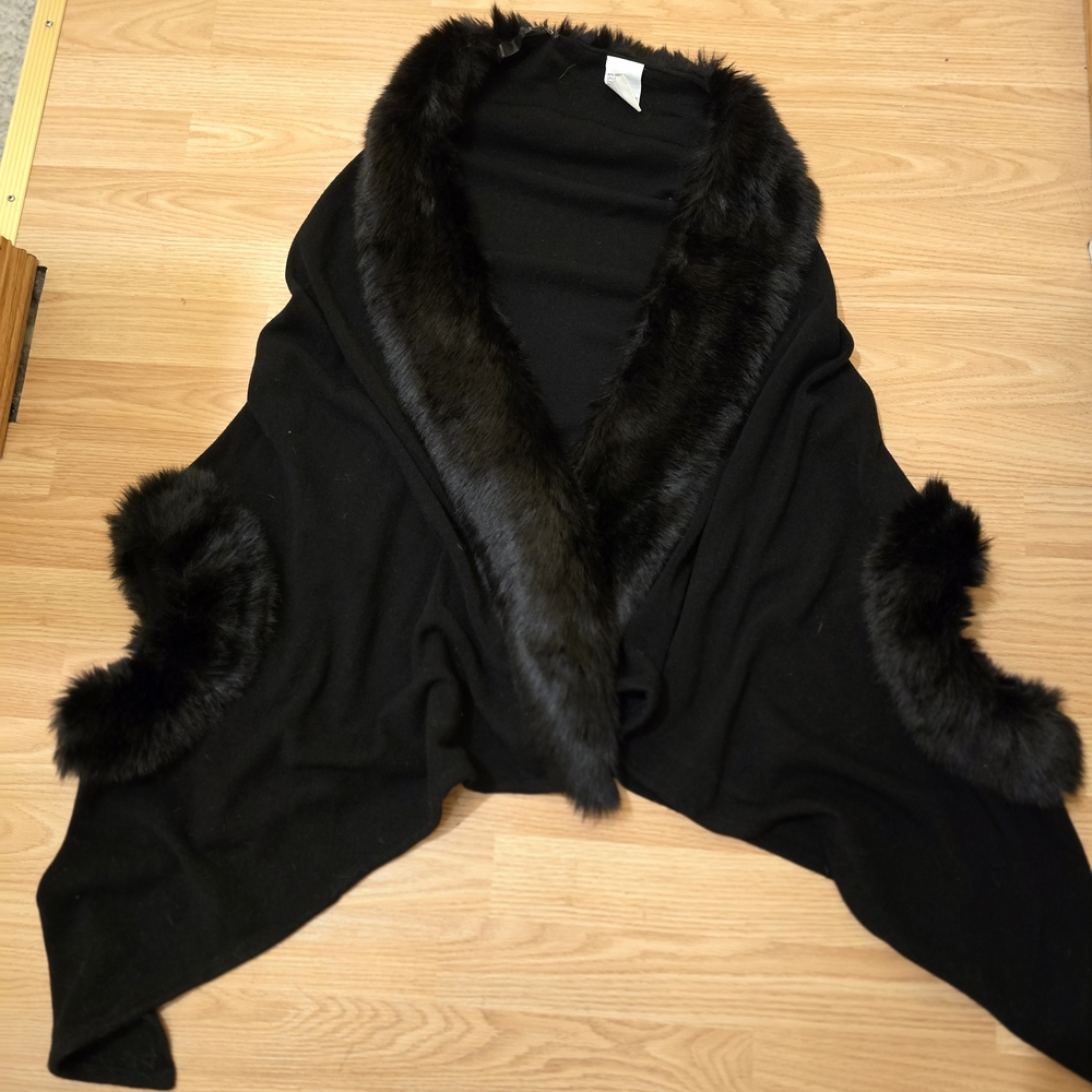 Elegant Black Faux Fur Trimmed Women's Cape Like Sweater